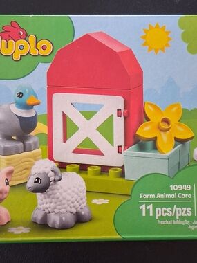 Farm Animal Care Playset - Red Barn and Yellow Flower